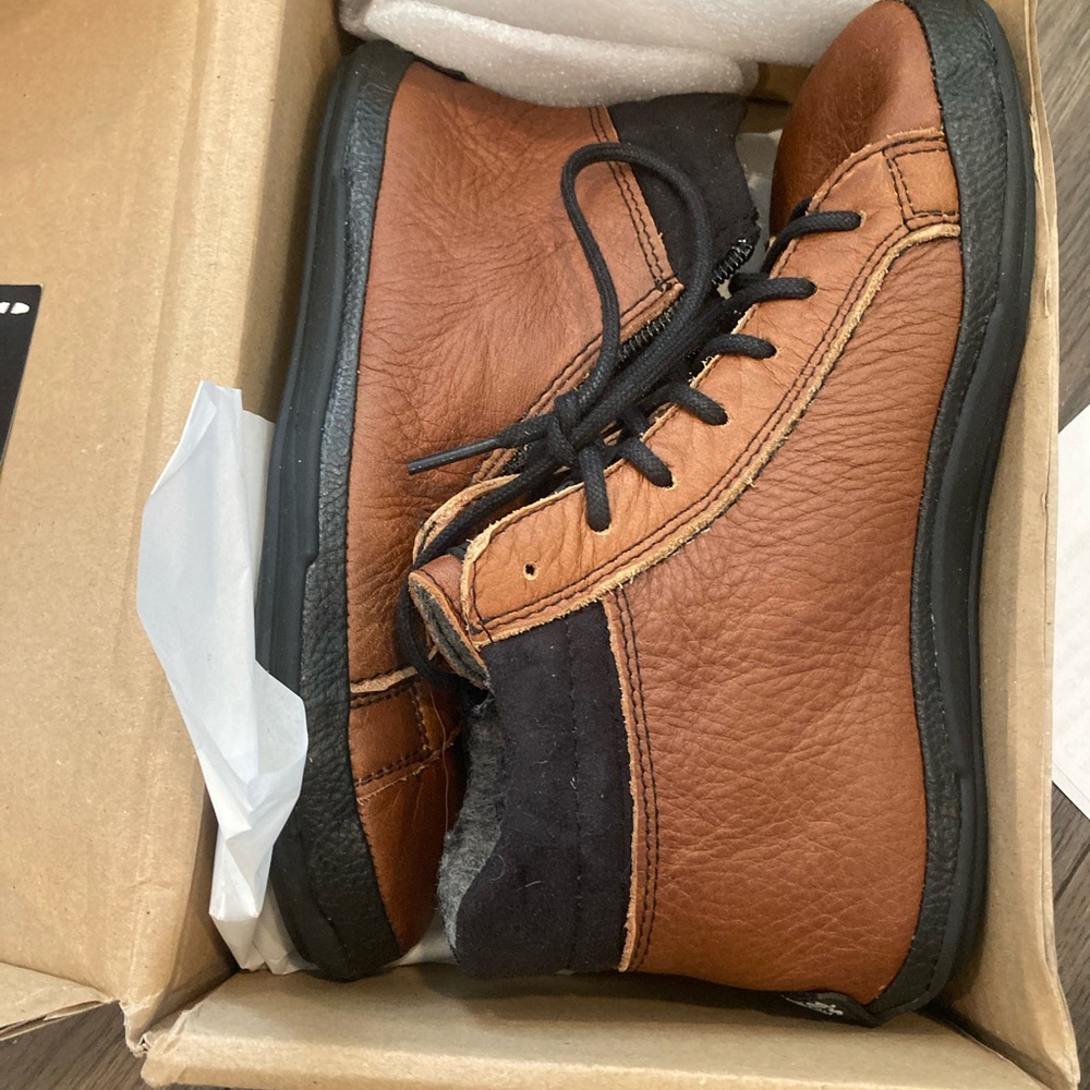 New in Box Children’s Magical Alaskan Boots